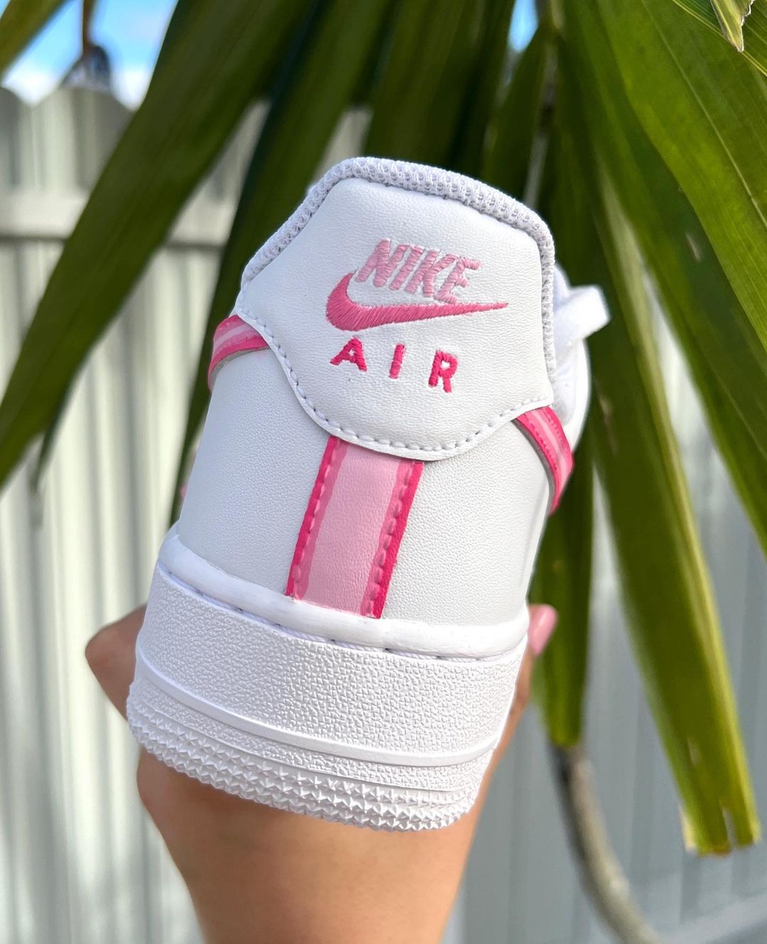 Pink and white air force ones shop